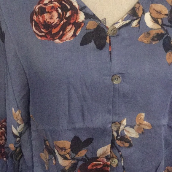 ❌DONATED❌Indigo Blue Floral Print Button Down Knotted Tie Top - Picture 5 of 9